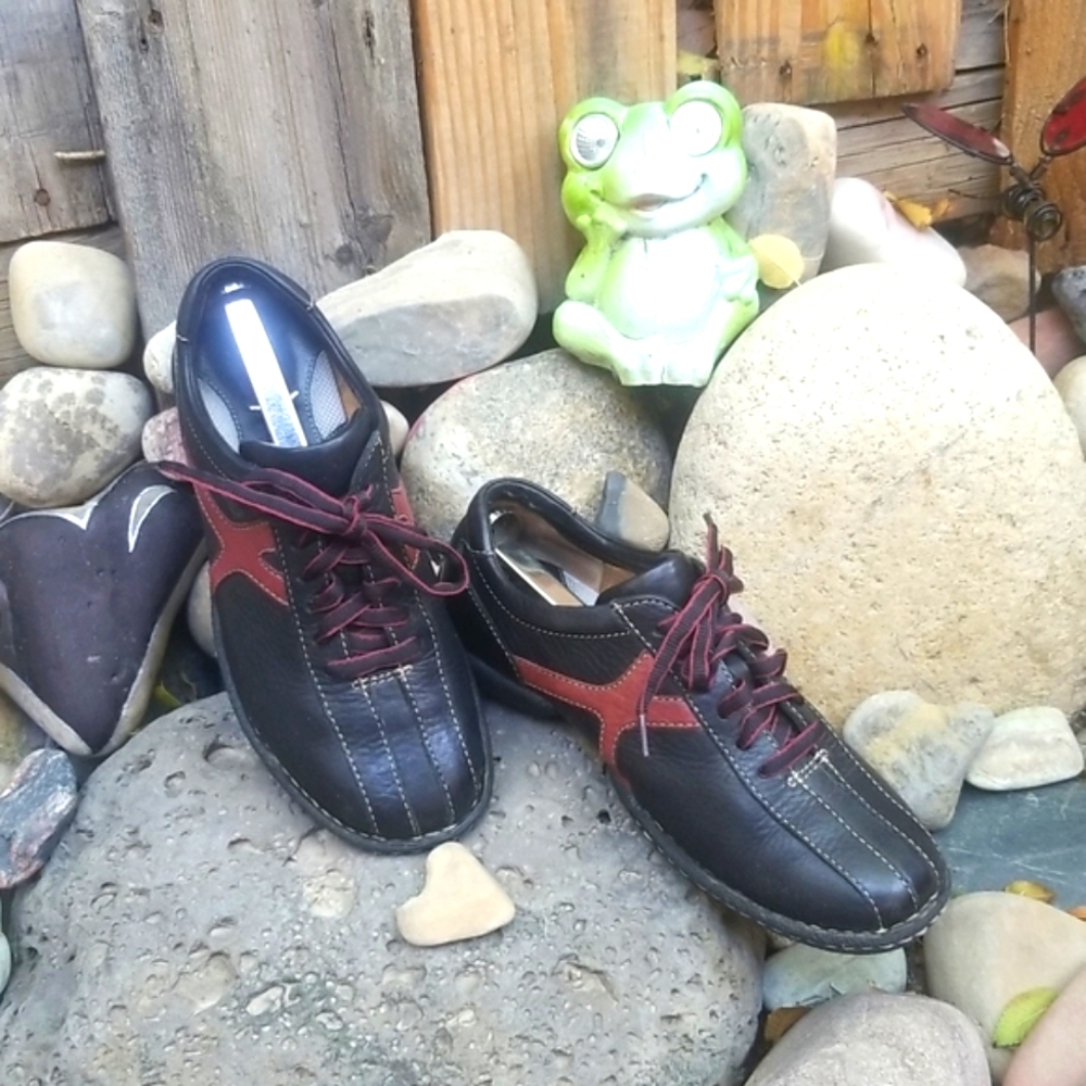 Born leather oxford style lace up sneaker